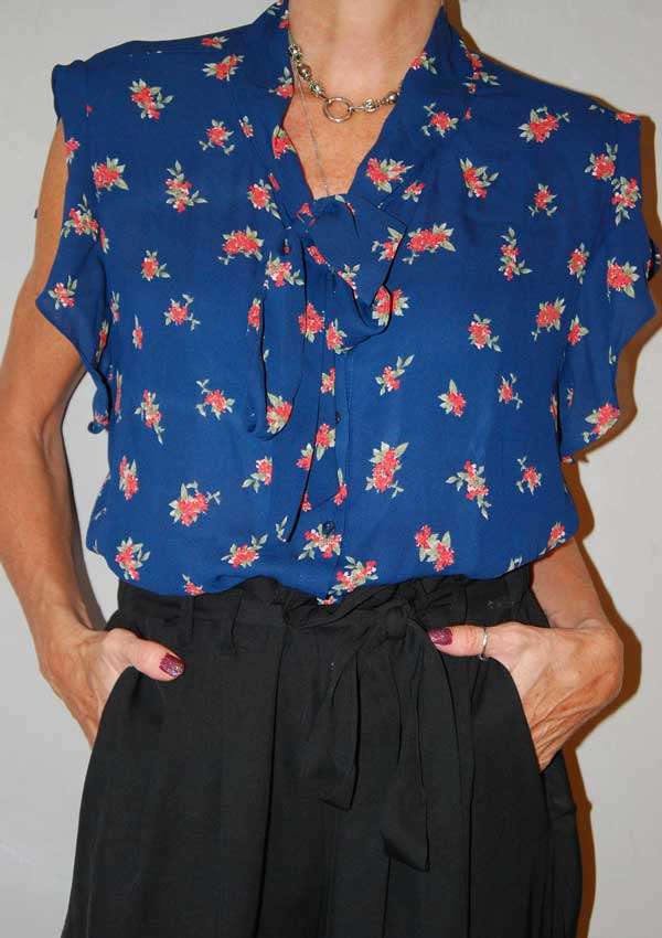 חולצת פרחים