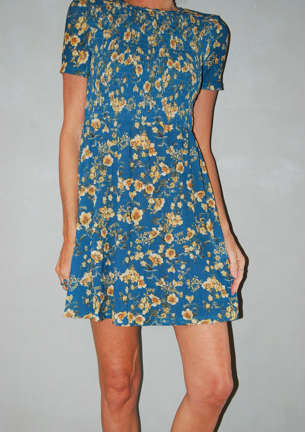 שמלת פרחים חמודה