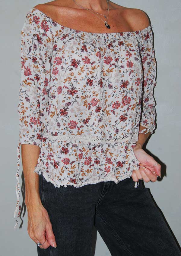 חולצת כתפיים