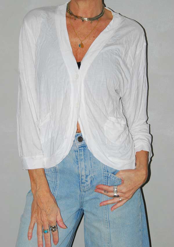 עליונית לבנה