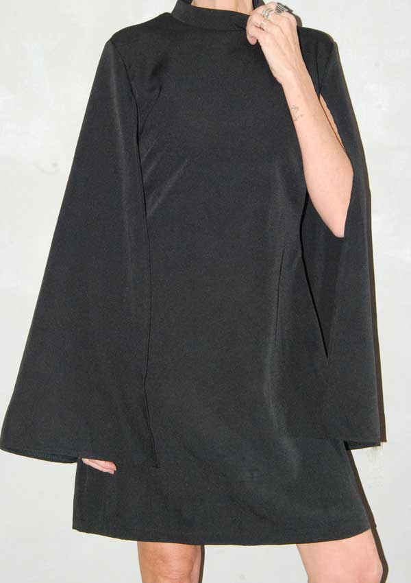 שמלת שכמיה מיוחדת