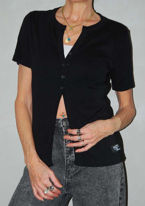 חולצה כפתורים