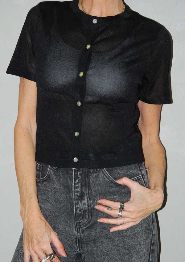 חולצה שחורה