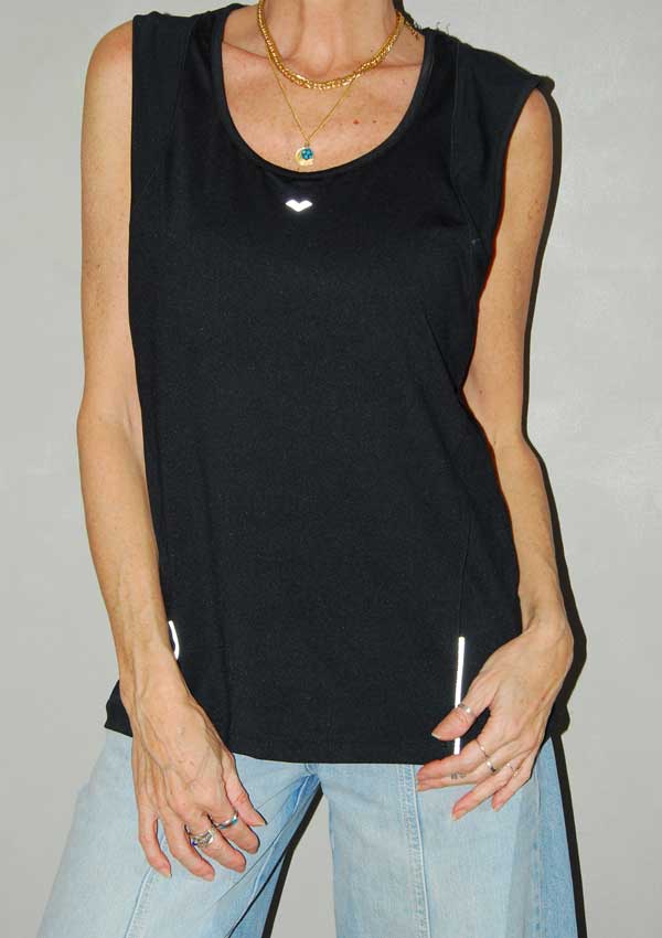 גופיית ספורט ARENA