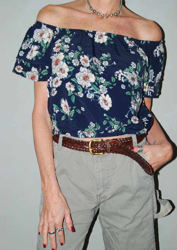 חולצת כתפיים