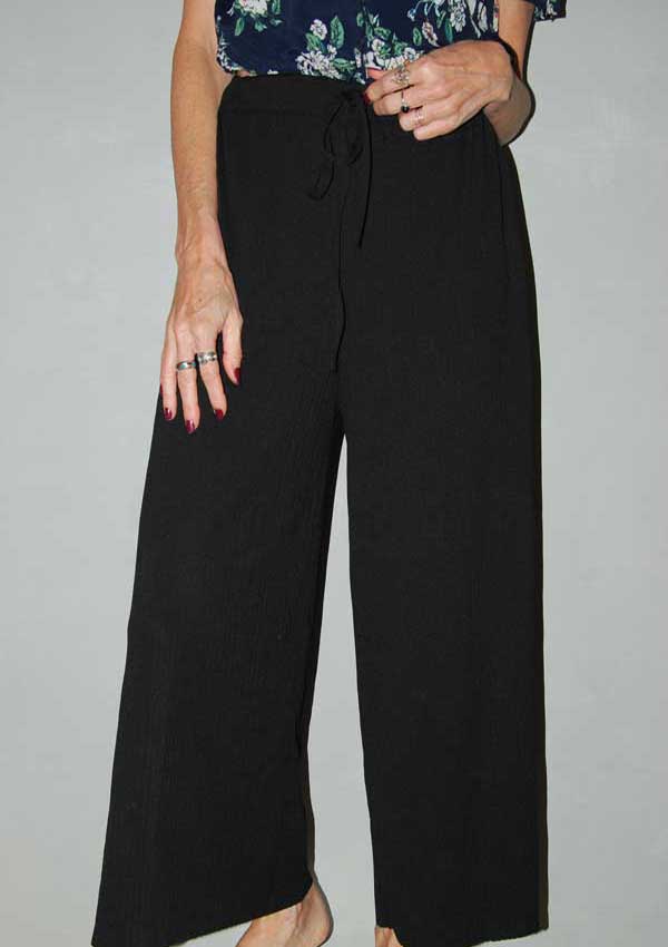 מכנסים רחבים